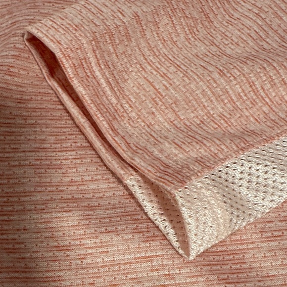 Under Armour Women's Peach Long Sleeve Top BNWT - Picture 4 of 10